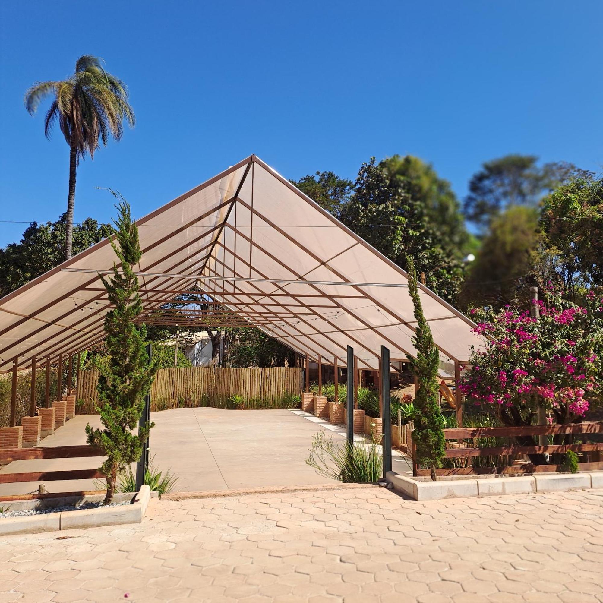 E Restaurante Victorios Farm stay Caete